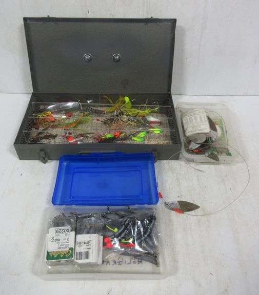 Buzz baits, surface baits, bittim lead bouncers, 56 sets of cowbells