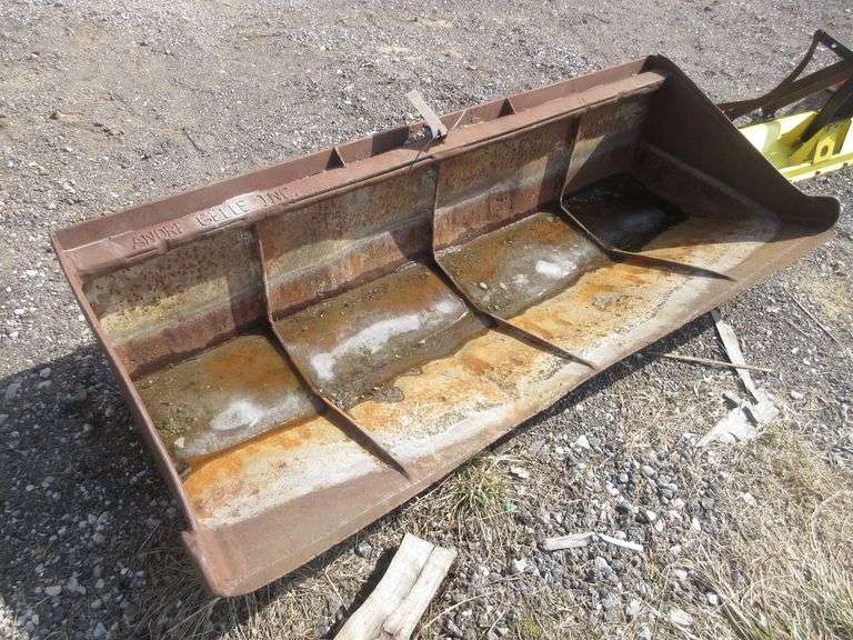 72" Heavy Duty Skid Steer Bucket, heavy wear on edges, used Albrecht Auction Service