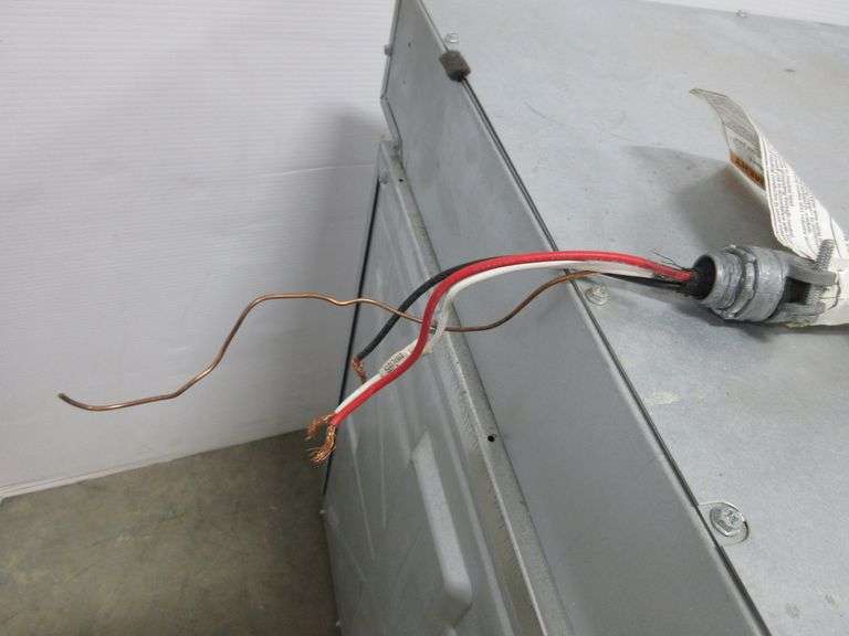 Jenn Air oven, 27"W x 24 1/2"D x 29 1/2"H, powers on, blows fuse during