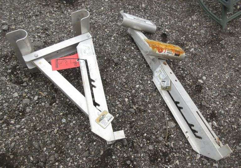 (2) Aluminum ladder jacks, fair, used Albrecht Auction Service
