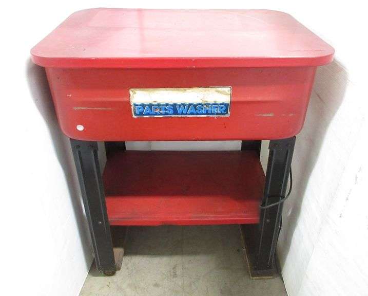 Clarke parts washer, 31"W x 21"D x 37"H, new pump and switch, works