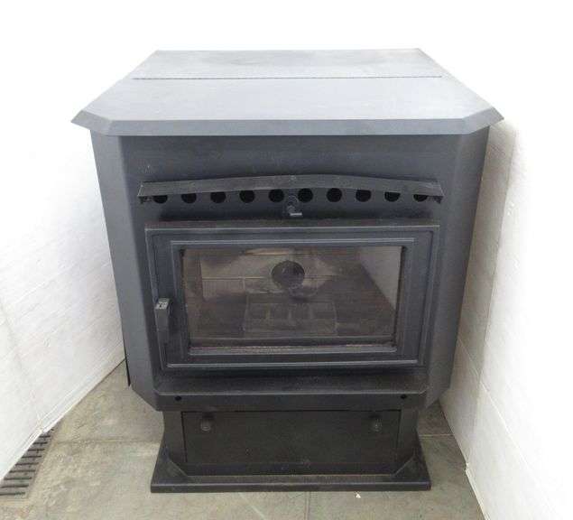 Corn/pellet stove, Magnum Countryside 3500P, burns corn or wood pellets