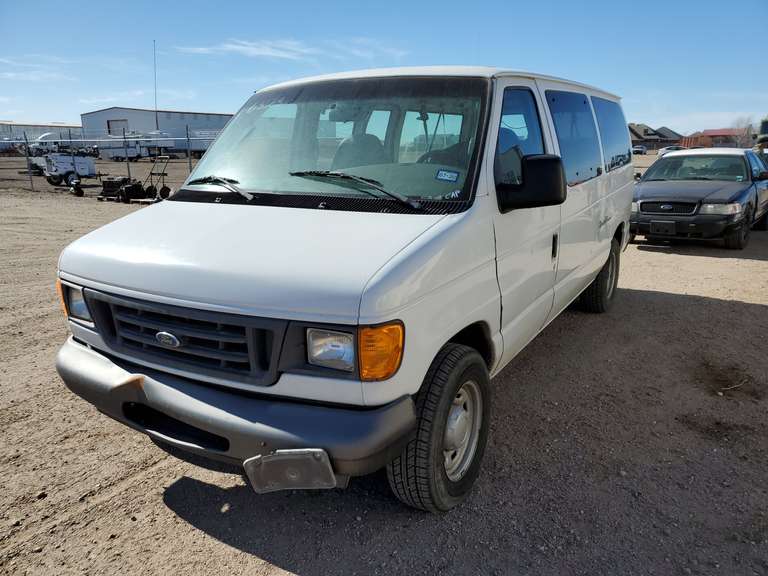 2005 Ford E150 Vans Econoline Cargo Van 3D Assiter Auctioneers