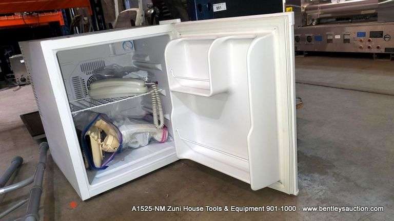 KENMORE MINI FRIDGE - Bentley & Associates, LLC
