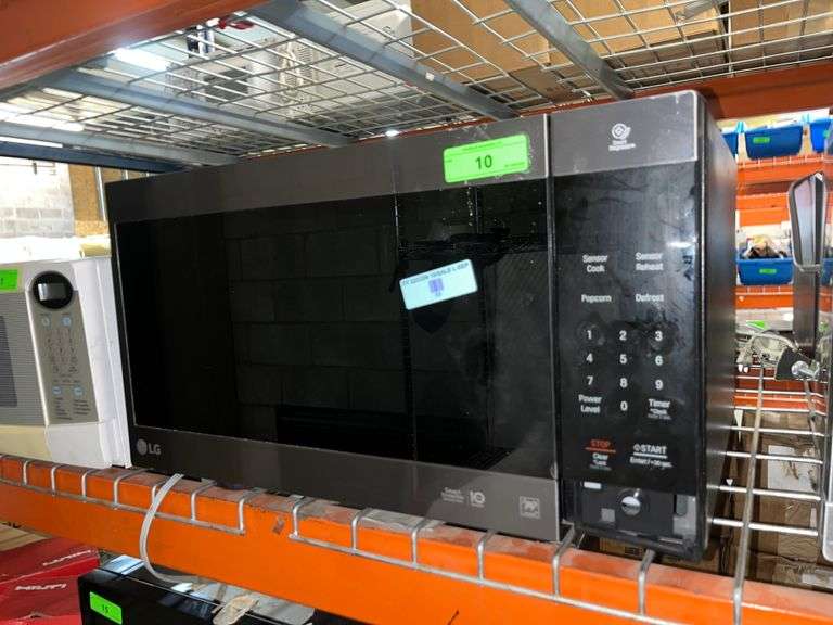 LG MICROWAVE USED, SCRATCHES, DENTS, DINGS, AS IS Bentley