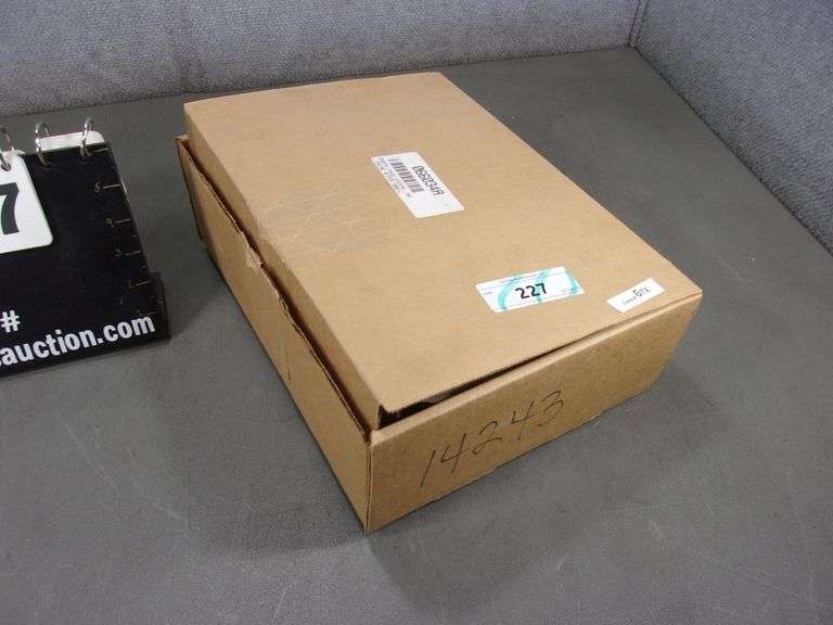 UNIVERSAL ENGINE HEATER COMPANY ENGINE HEATER MODEL: 066034R - Bentley