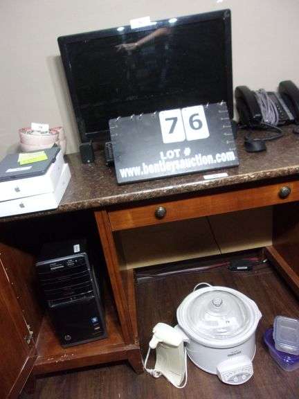 HP MONITOR & TAND, MODEL 2511X W/ KEYBOARD & PHONES, 1 SPEAKER