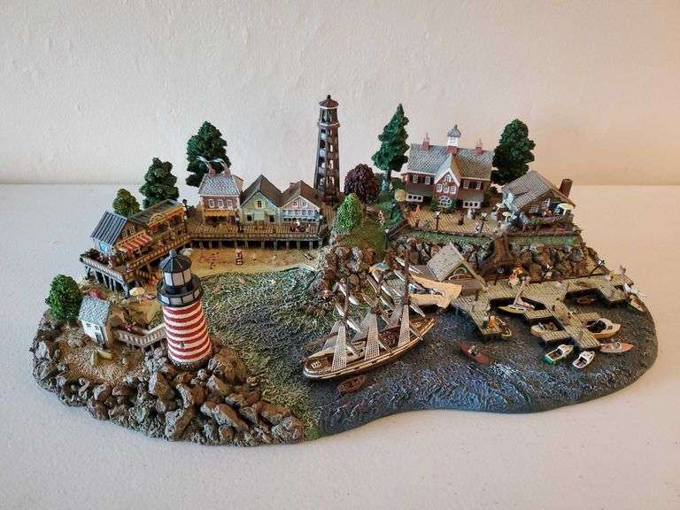 Danbury Mint "Lighthouse Point" and Fisherman's Cove miniatures Bid