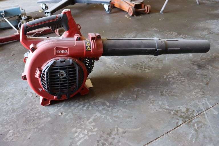 Toro Power Vac gas leaf blower - Backes Commercial Auctioneers