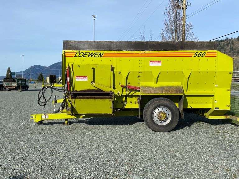 Loewen Mixer Wagon 560 Beekman Auctions Ltd