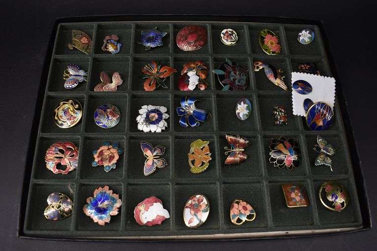 Cloisonné Pins BHD Auctions