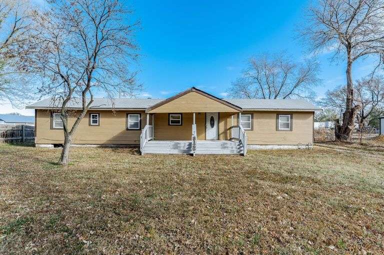 8126 S Mead St, Haysville, KS 67060 Turnkey Keller Williams