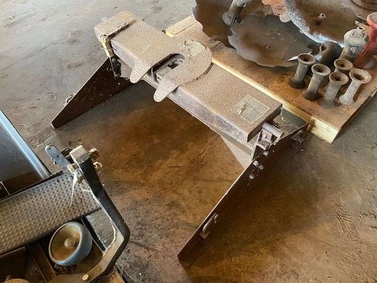 RBW Industries 5th Wheel Hitch Booker Auction Company