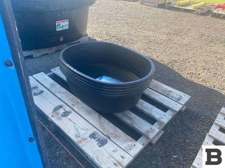 Tuff Stuff 15 Gallon Oval Tank Booker Auction Company