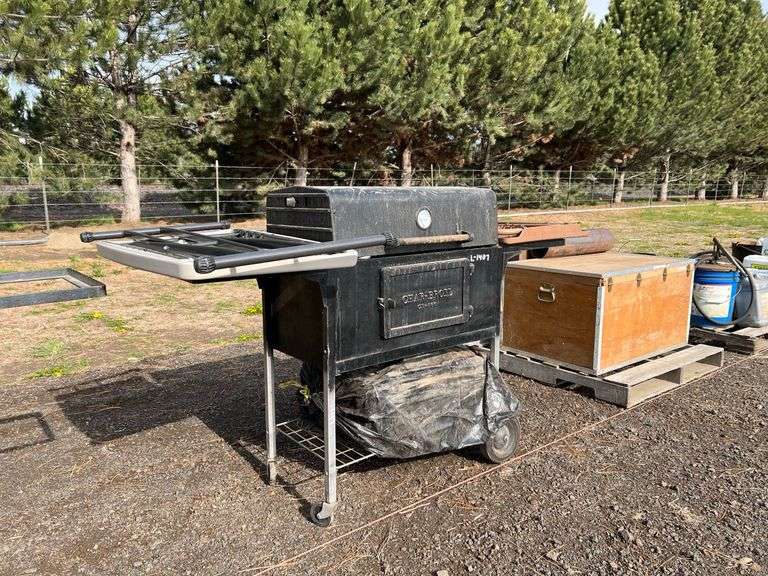 CharBroil Grill & 2 Side Folding Tables Booker Auction Company