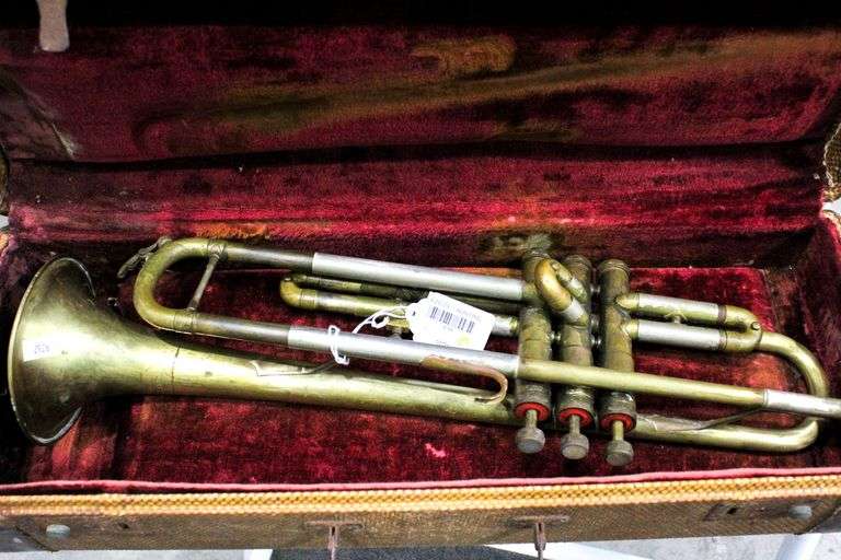 Oxford Vintage Trumpet in Case. Made in England. Bunting Online Auctions