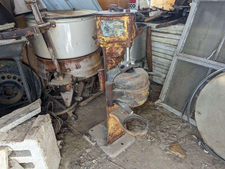 Vintage Mixer Prime Time Auctions, Inc.