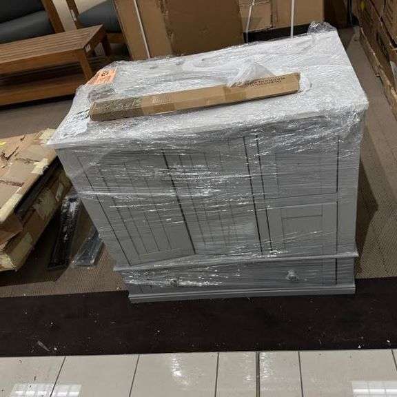 Bathroom Vanity* Prime Time Auctions, Inc.