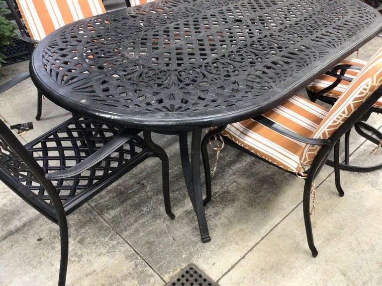 ALUMINUM PATIO TABLE W/ 6 CHAIRS Currie Auction Service