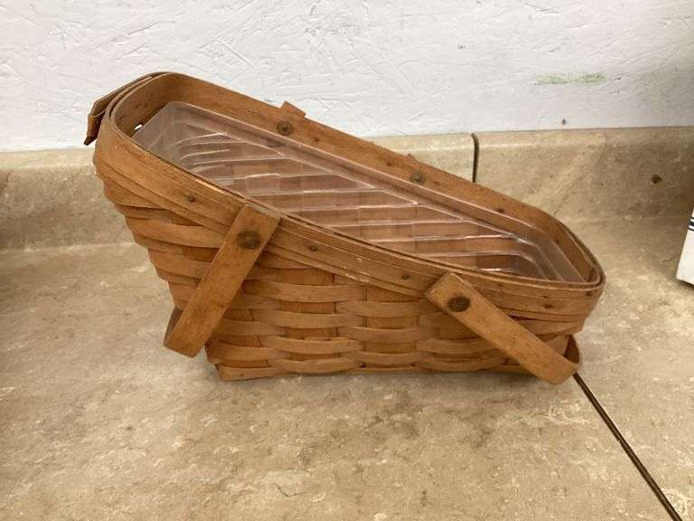 LONGABERGER BASKET 1991 Currie Auction Service