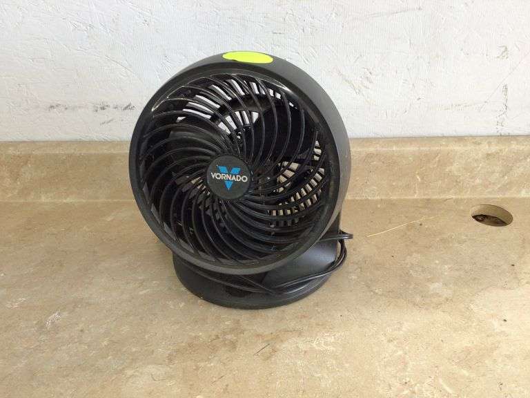 VORNADO DESK TOP FAN Currie Auction Service