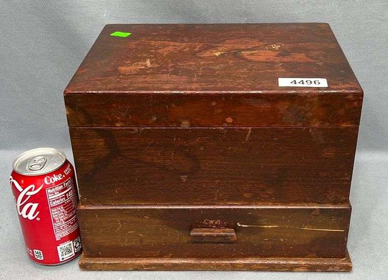Vintage humidor box Dixon's Auction at Crumpton