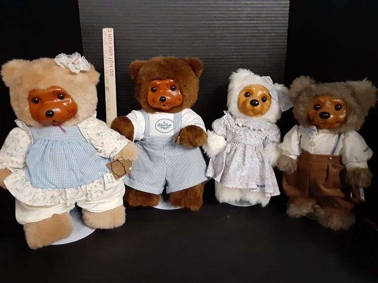 (4) Assorted Raikes Wooden Bears Delaware Auction Center