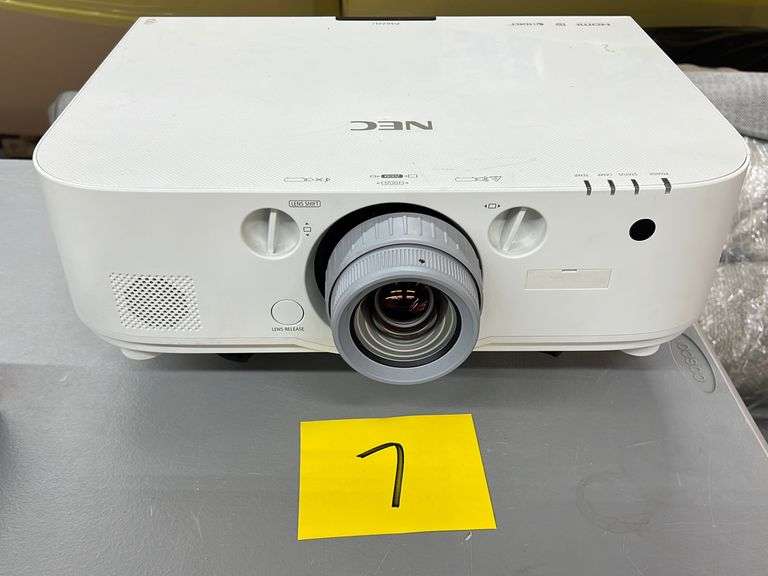 NEC PA622U PROJECTOR W/ POWER CORD - Earl's Auction Company