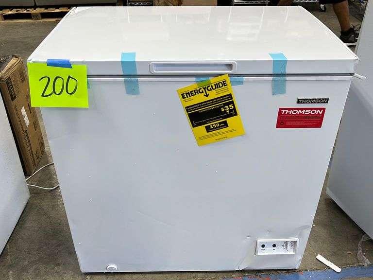 AS IS THOMSON 7.0CU FT. WHITE CHEST FREEZER Earl's Auction Company