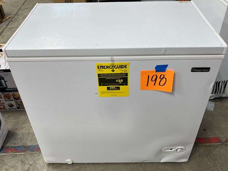 MAGIC CHEF 7.0CU FT WHITE CHEST FREEZER Earl's Auction Company