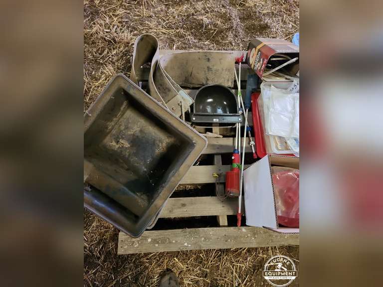 Cattle Care Pallet Eugene Equipment Auction