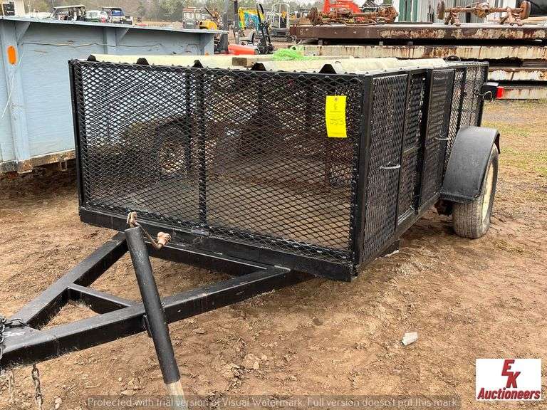 3 COMPARTMENT DOG BOX TRAILER EK Auctioneers LLC
