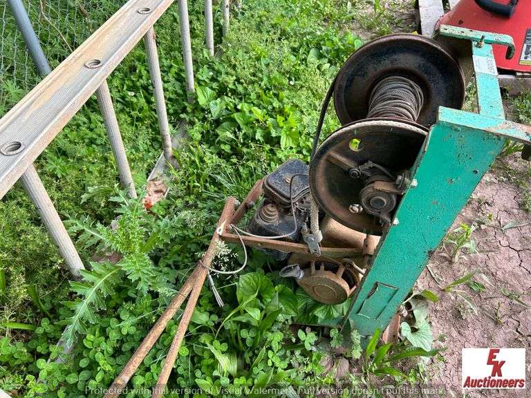 GAS POWERED SHINGLE & ROOFING ELEVATOR EK Auctioneers LLC