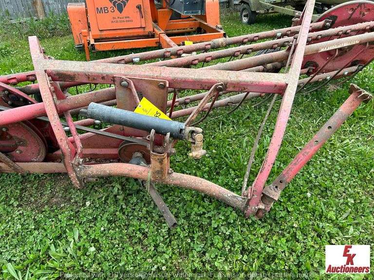MASSEY FERGUSON MF 25 3 PT HAY RAKE - EK Auctioneers LLC