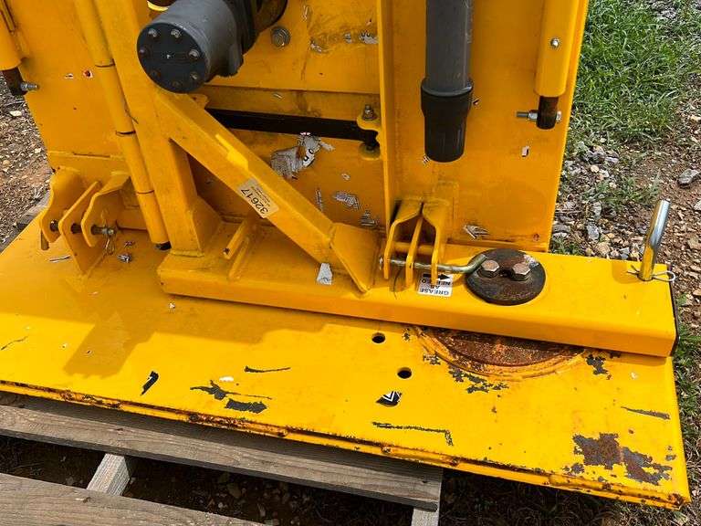 3 FT QUICK ATTACH RIGHT OF WAY MOWER EK Auctioneers LLC