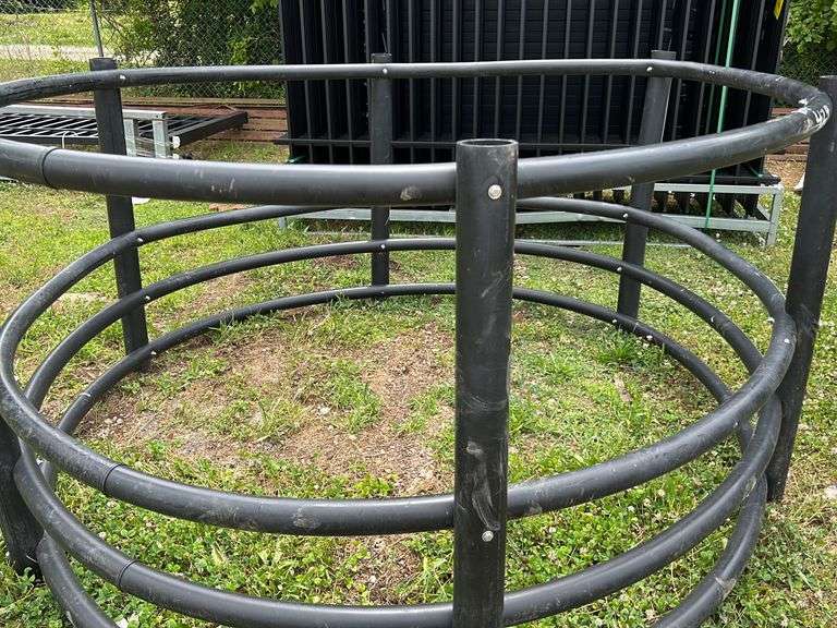 PLASTIC ROUND BALE FEEDER EK Auctioneers LLC