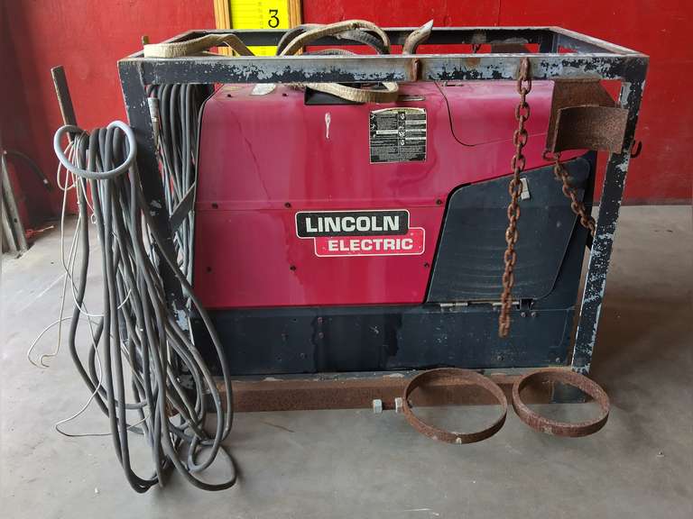 Lincoln Ranger 250 GXT, 250 Amp Gas Welder/Generator, 27Hp Kohler Gas