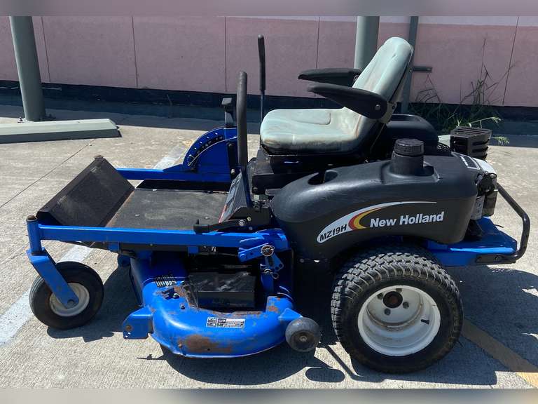 New Holland MZ19H, 19HP, 52" Zero Turn Lawn Mower ELCO Auctions