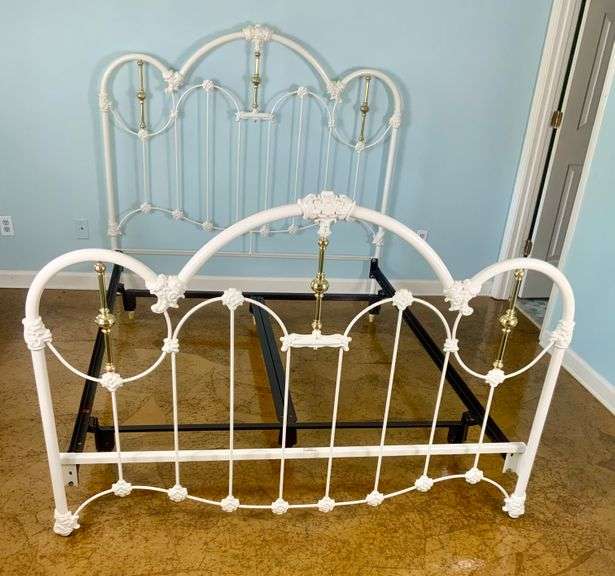 White Iron Queen Size Bed Elliott’s Design Estate Rescue Queens