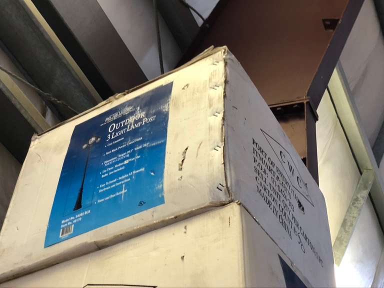 BelAir Lighting Outdoor 3 Light Lamp Post Estate Details