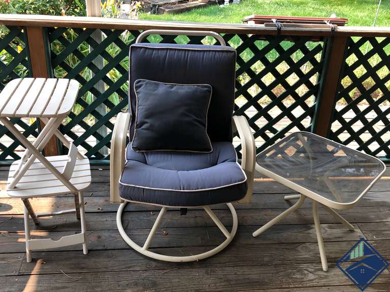 Swivel Patio Chair with (3) Side Tables Estate Details