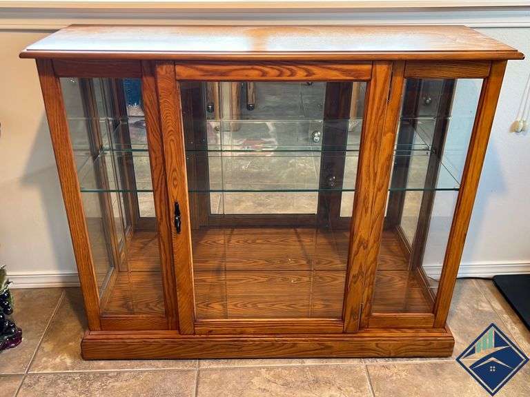 Lighted Curio w/ Mirrored Back Estate Details