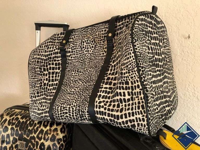 His and Her Luggage Estate Details