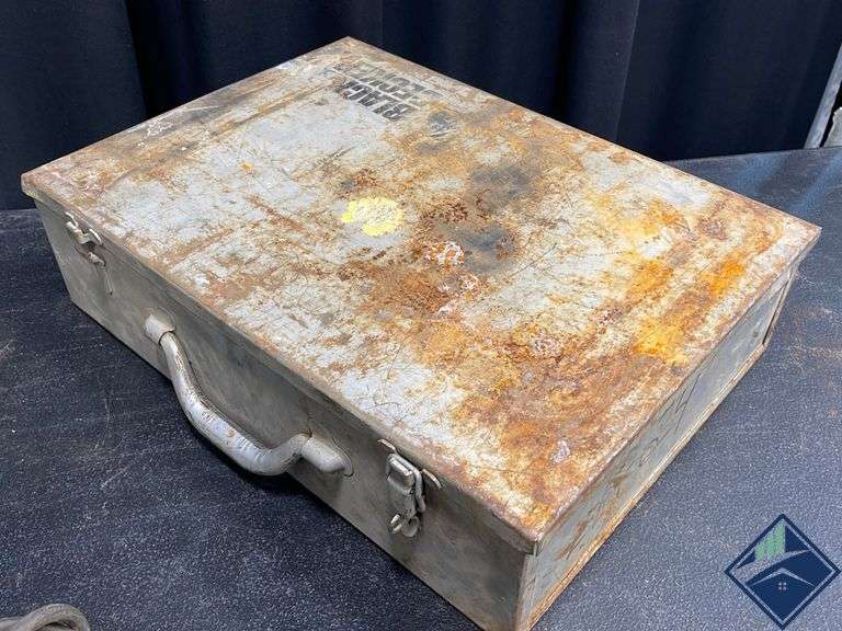 Black & Decker Macho V Heavy Duty Rotary Hammer With Case Estate Details