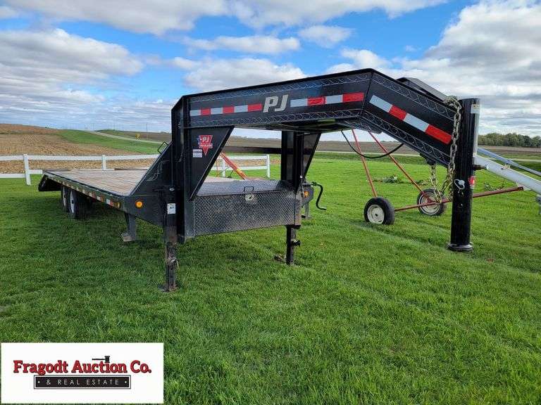 2009 PJ 5th Wheel Trailer, 20’6” Flat Deck with 6’ Beaver Tail and Flip Down Ramps, Front