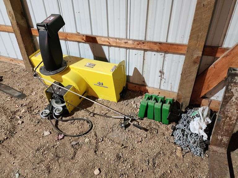 John Deere 44 Snowblower, Came off John Deere x320 Lawn Mower, Complete with Weights and Chains