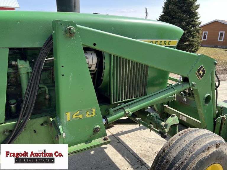 John Deere 148 Loader with 7’ Bucket, MDS SurLock Quick Tach System