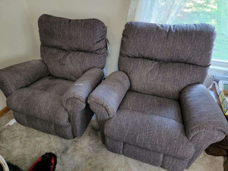 Pair of Recliners. Located in the House. Buyer is Responsible for