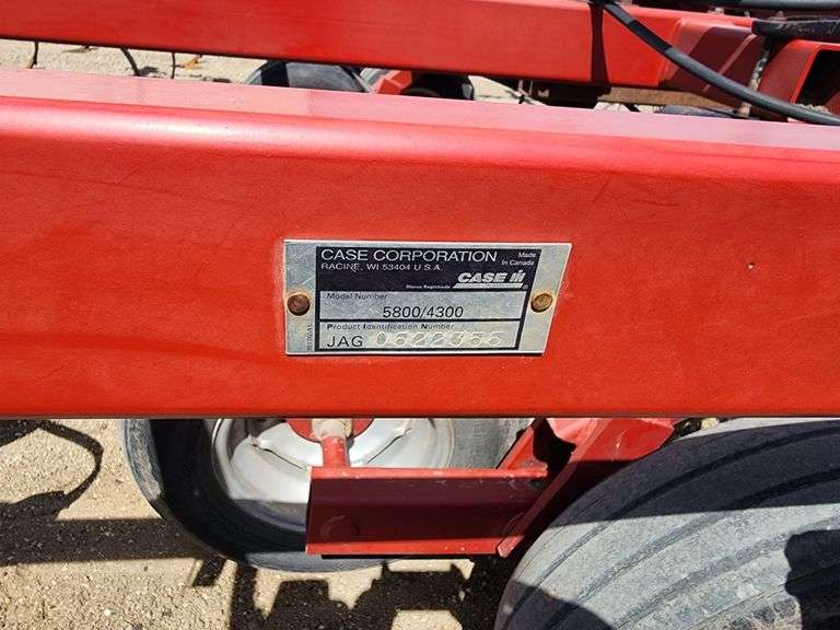 Case IH 4300 Field Cultivator, 27', Walking Tandems, 3 bar Harrow