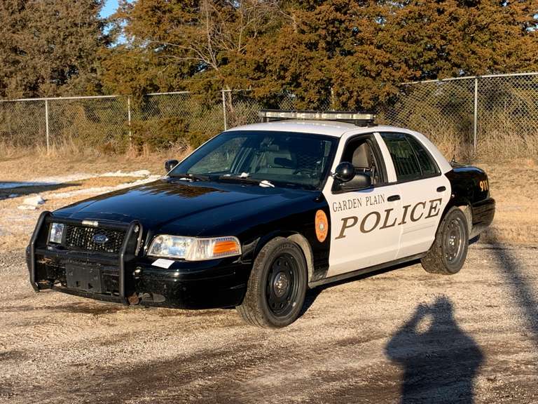 2011 Ford Crown Victoria Police Interceptor Package Gavel Roads